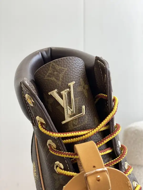 First bag ru LOUIS VUITTON boots