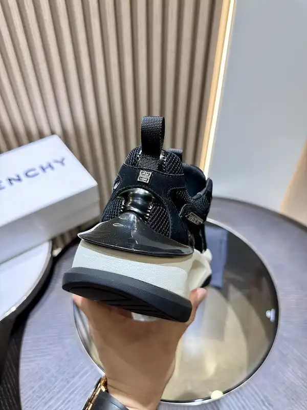 Gienvchy Men Sneakers