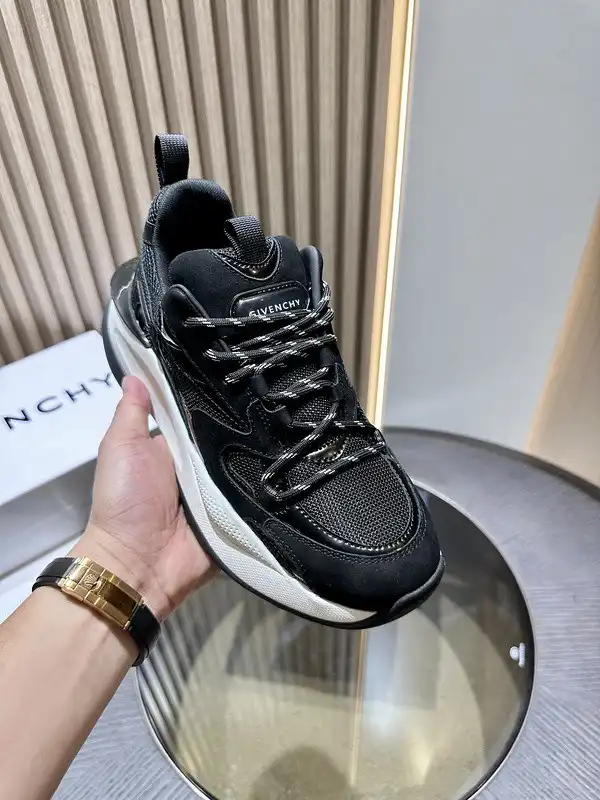 Gienvchy Men Sneakers