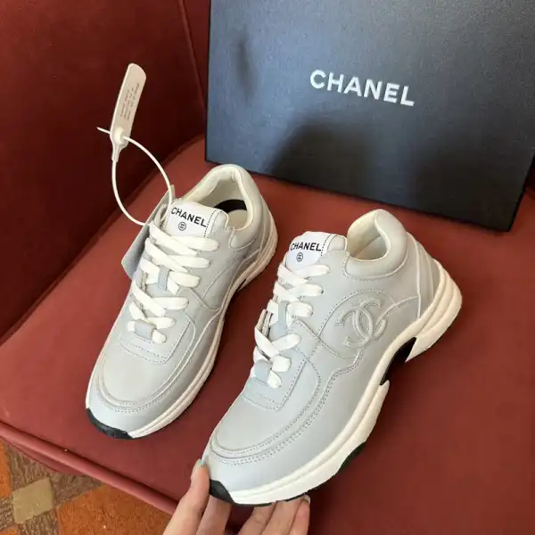 CHANEL WOMEN SNEAKER