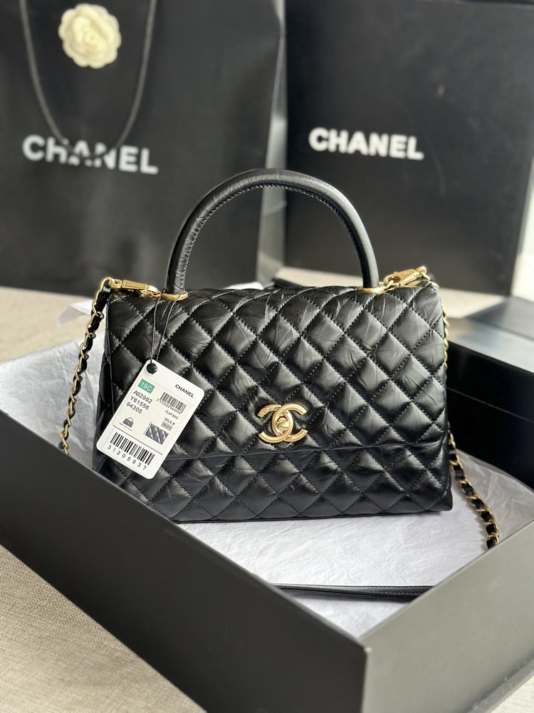 CL LARGE FLAP BAG WITH TOP HANDLE