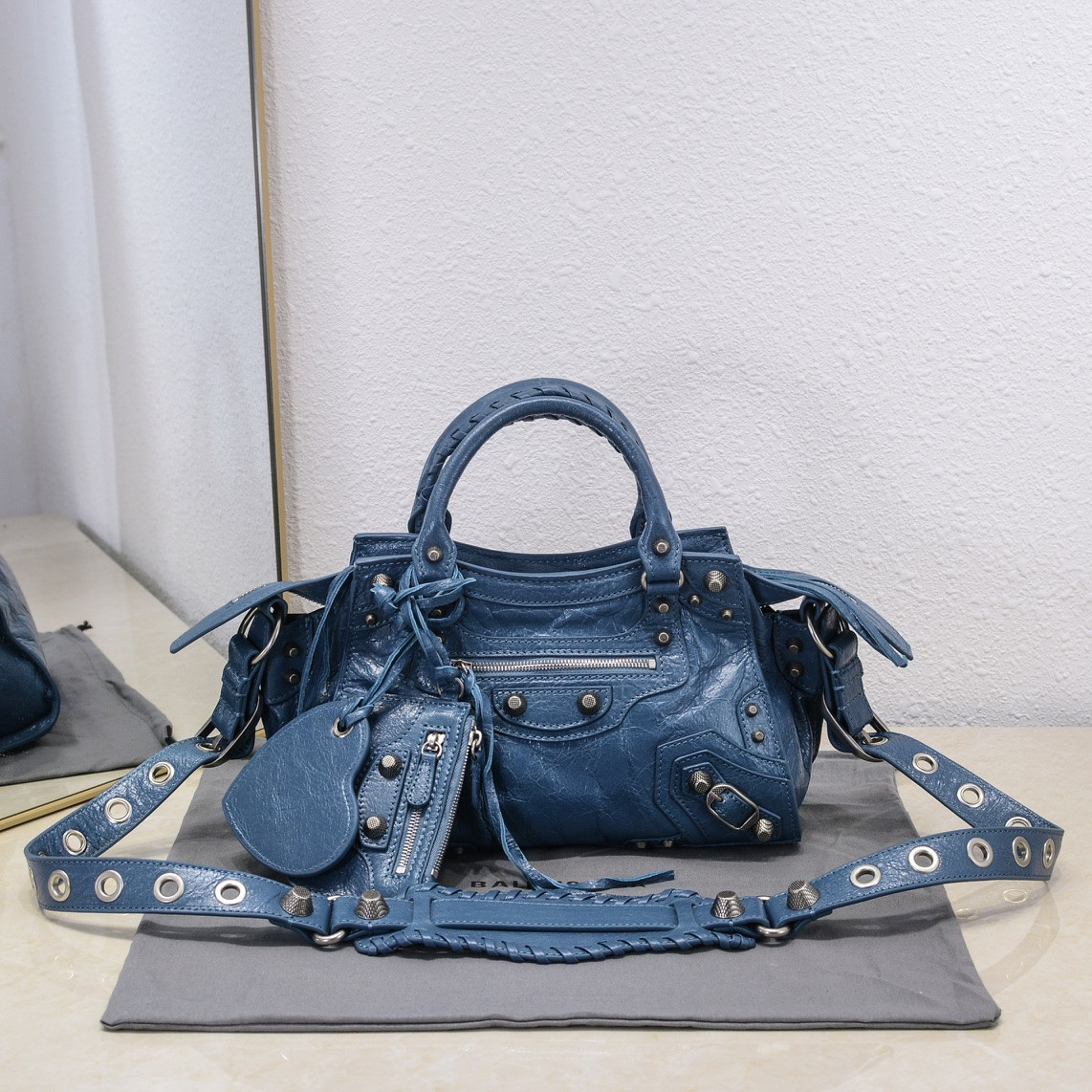 BALENCIAGA NEO CAGOLE XS HANDBAG