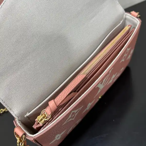 LOUIS VUITTON POCHETTE FÉLICIE