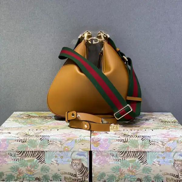 Affordable GUCCI Attache large shoulder bag