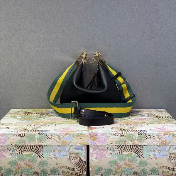 Affordable GUCCI Attache small shoulder bag