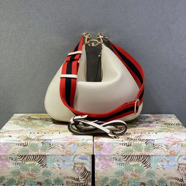 Affordable GUCCI Attache large shoulder bag