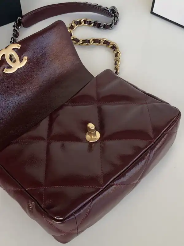 CHANEL 19 FLAP BAG