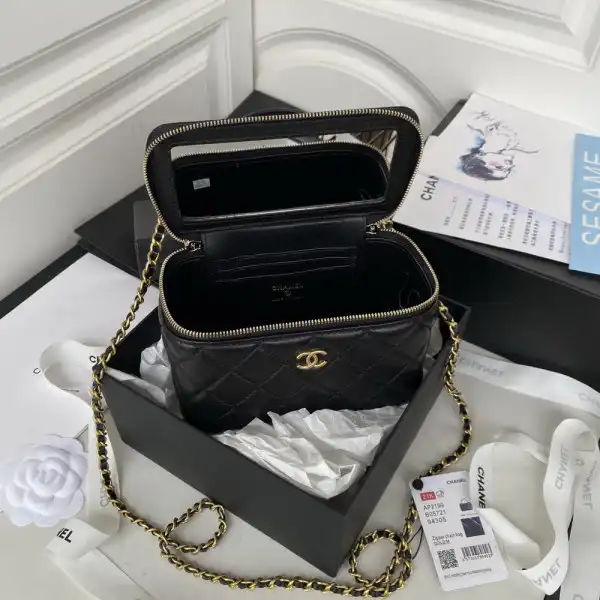 Bagsoffer yupoo CL VANITY WITH CHAIN