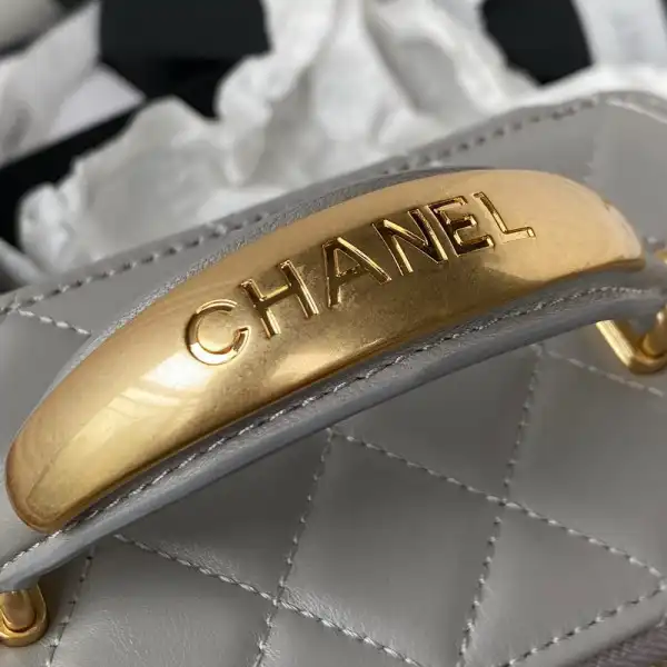 CHANEL VANITY WITH CHAIN