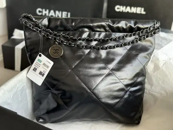 First bag ru CHANEL 22 SMALL HANDBAG