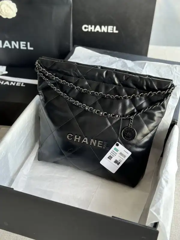 CL 22 SMALL HANDBAG