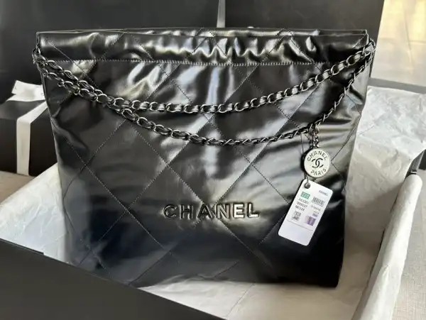 CHANEL 22 HANDBAG