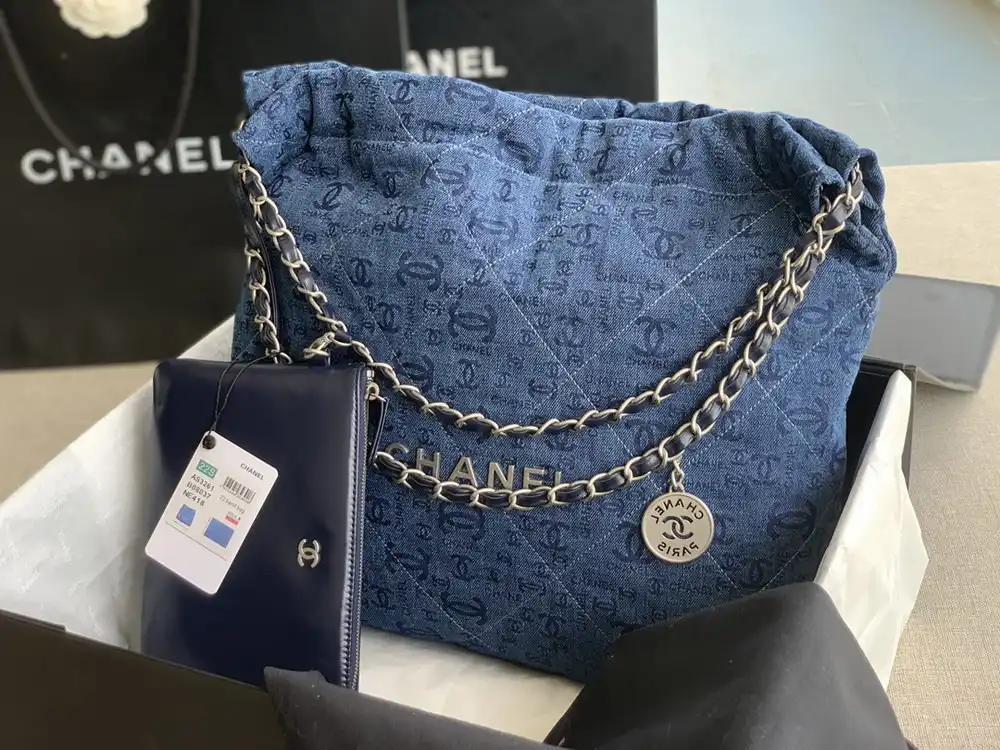 CHANEL 22 HANDBAG