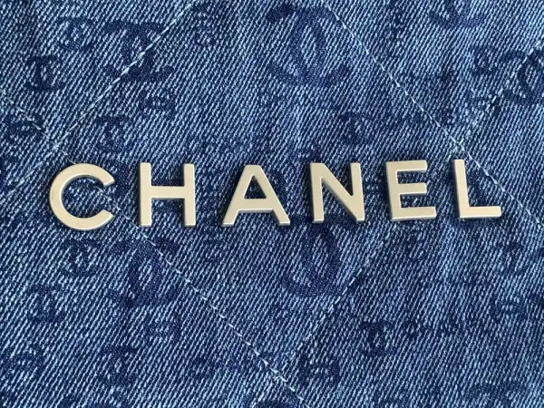 CHANEL LARGE 22 HANDBAG