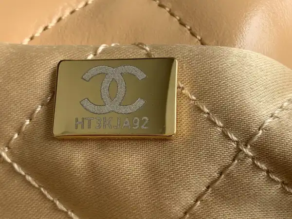 CHANEL 22 SMALL HANDBAG