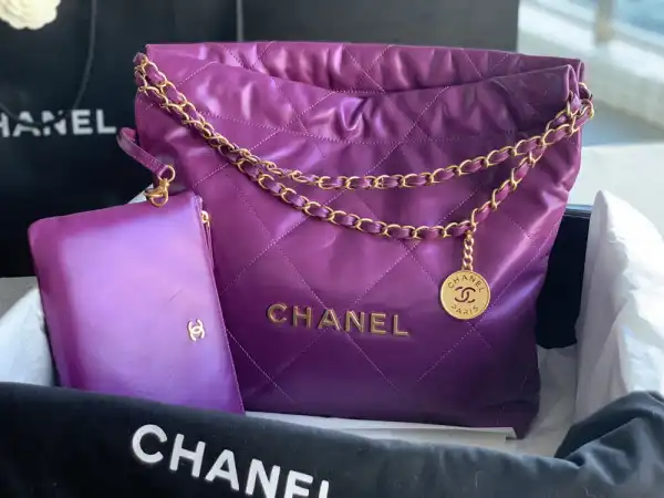 CHANEL 22 SMALL HANDBAG