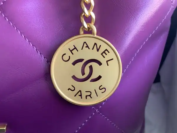 Frstbag ru CHANEL 22 SMALL HANDBAG