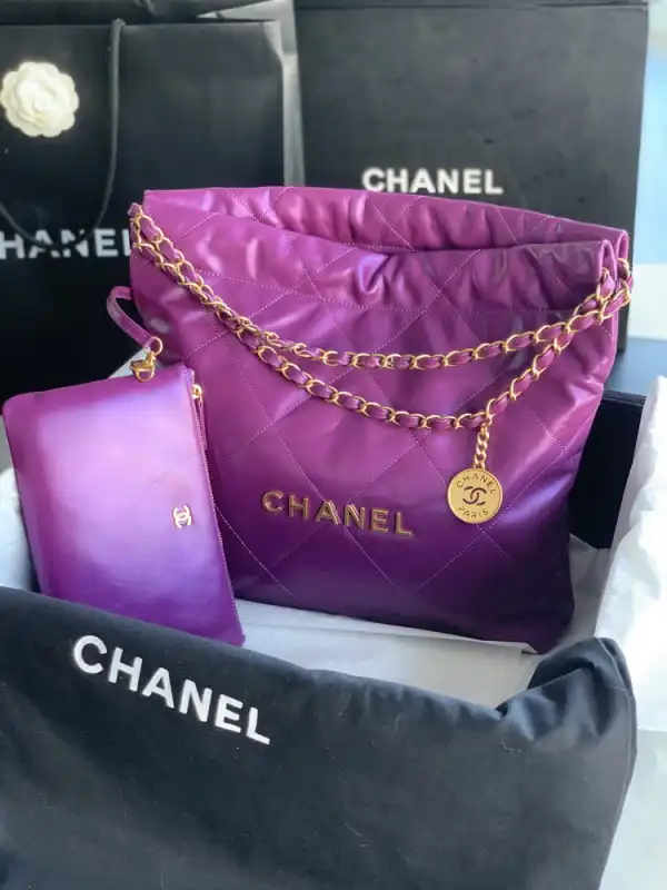 CHANEL 22 SMALL HANDBAG