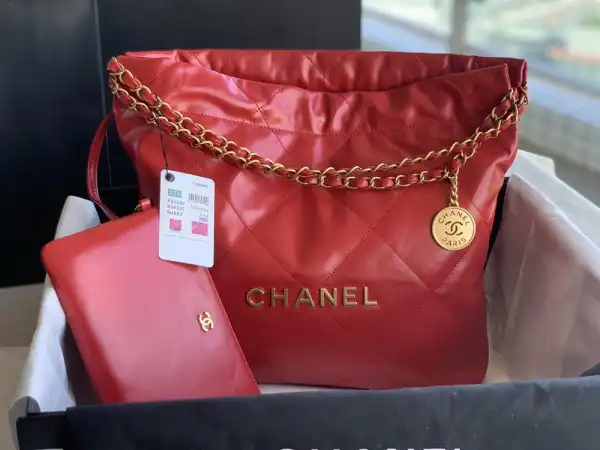 First bag ru CHANEL 22 SMALL HANDBAG