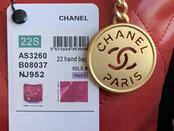 CHANEL 22 SMALL HANDBAG