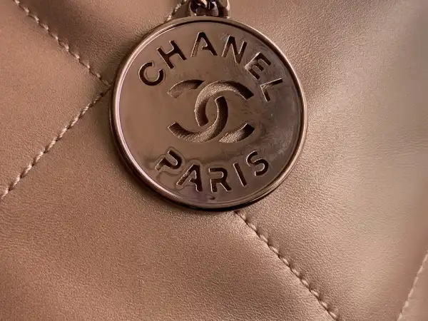 First bag ru CHANEL LARGE 22 HANDBAG