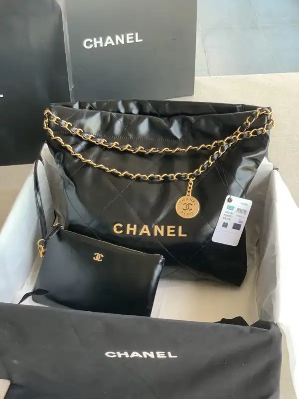 Frstbag ru CHANEL 22 SMALL HANDBAG