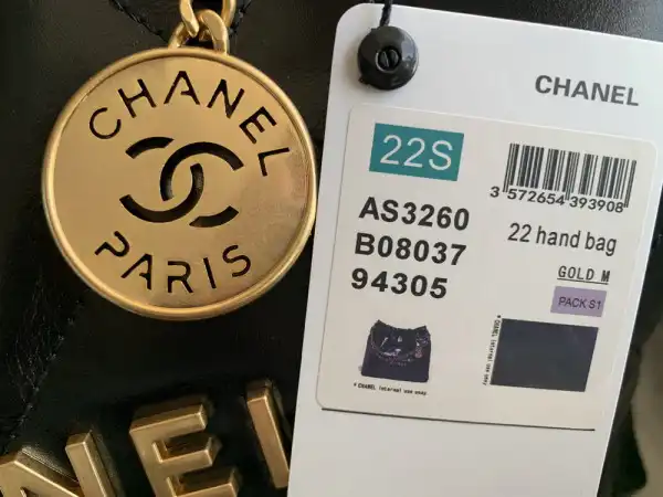 CHANEL 22 SMALL HANDBAG