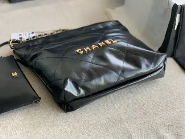 CHANEL 22 SMALL HANDBAG