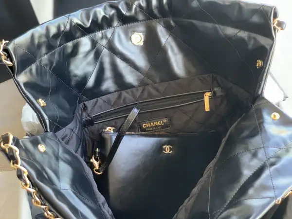 First bag ru CHANEL LARGE 22 HANDBAG