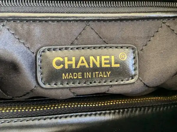 First bag ru CHANEL LARGE 22 HANDBAG