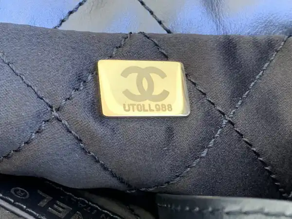 First bag ru CHANEL LARGE 22 HANDBAG