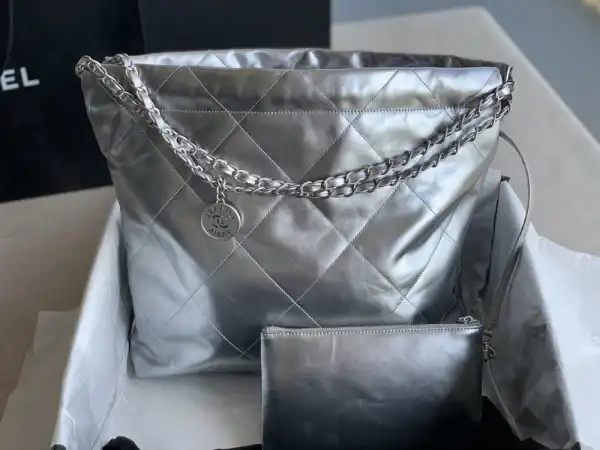 CHANEL 22 HANDBAG