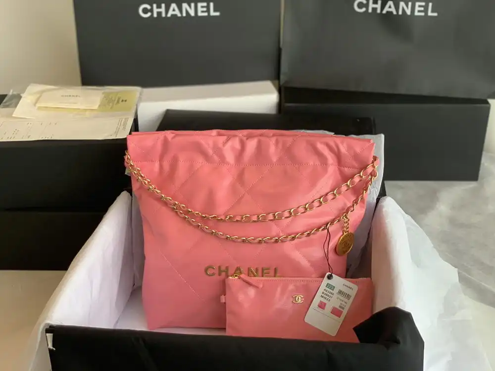 CHANEL 22 SMALL HANDBAG