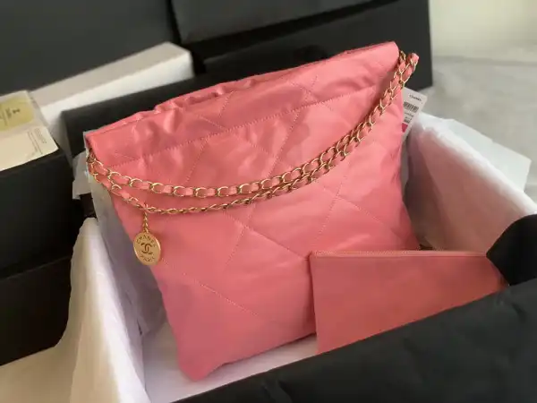 CHANEL 22 SMALL HANDBAG