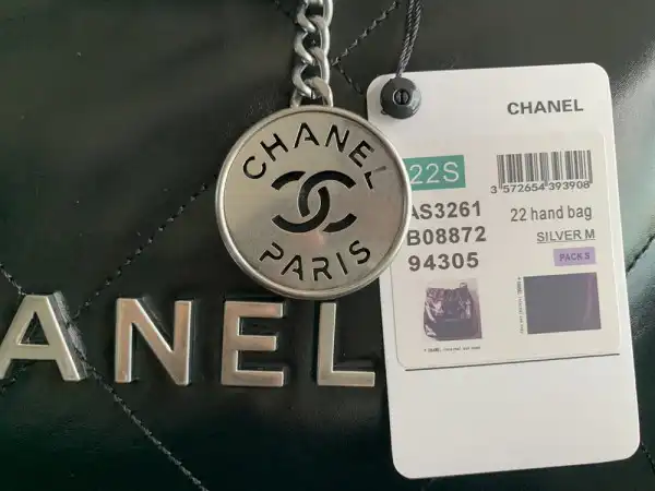 CHANEL 22 HANDBAG