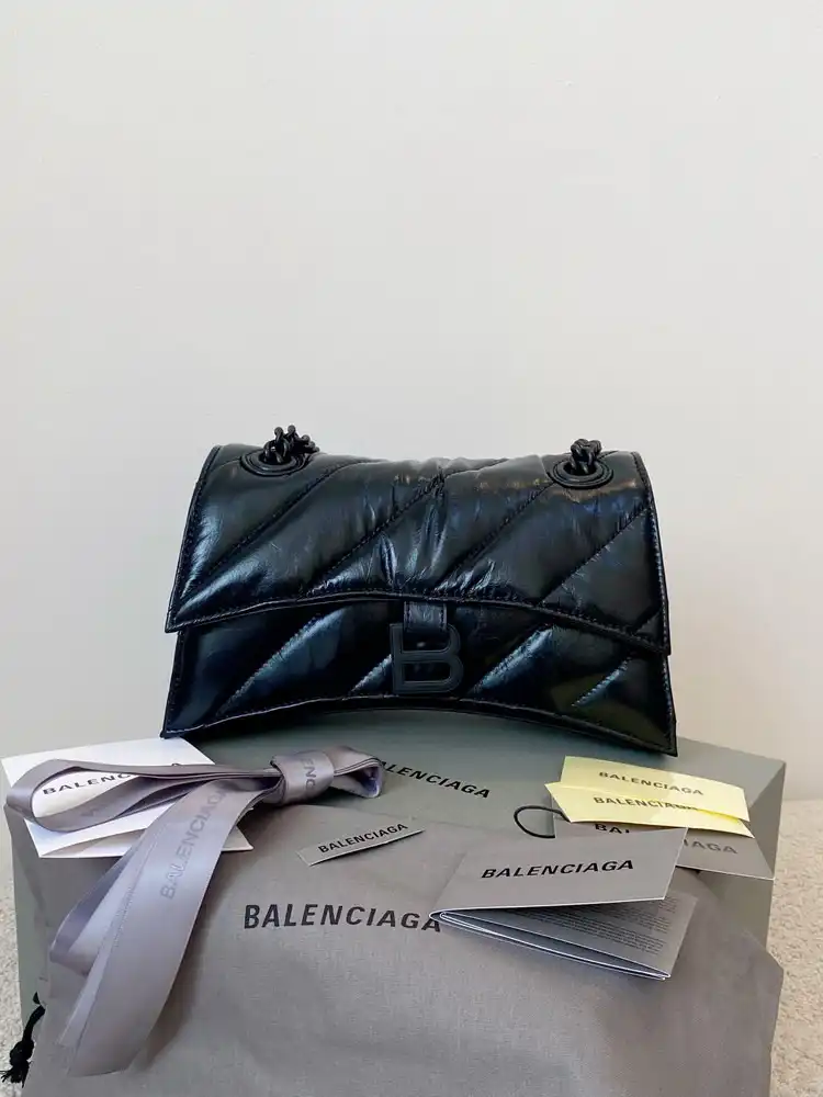 First bag ru BALENCIAGA CRUSH SMALL CHAIN BAG