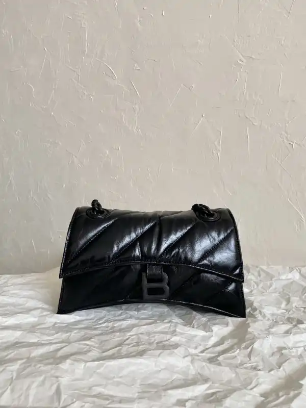 First bag ru BALENCIAGA CRUSH SMALL CHAIN BAG