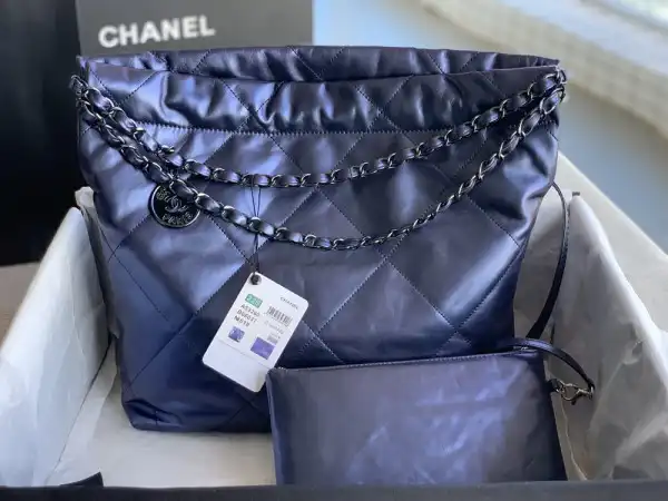 CHANEL 22 SMALL HANDBAG