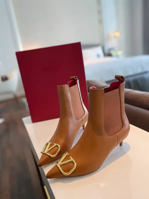 First bag ru VALENTINO BOOTS