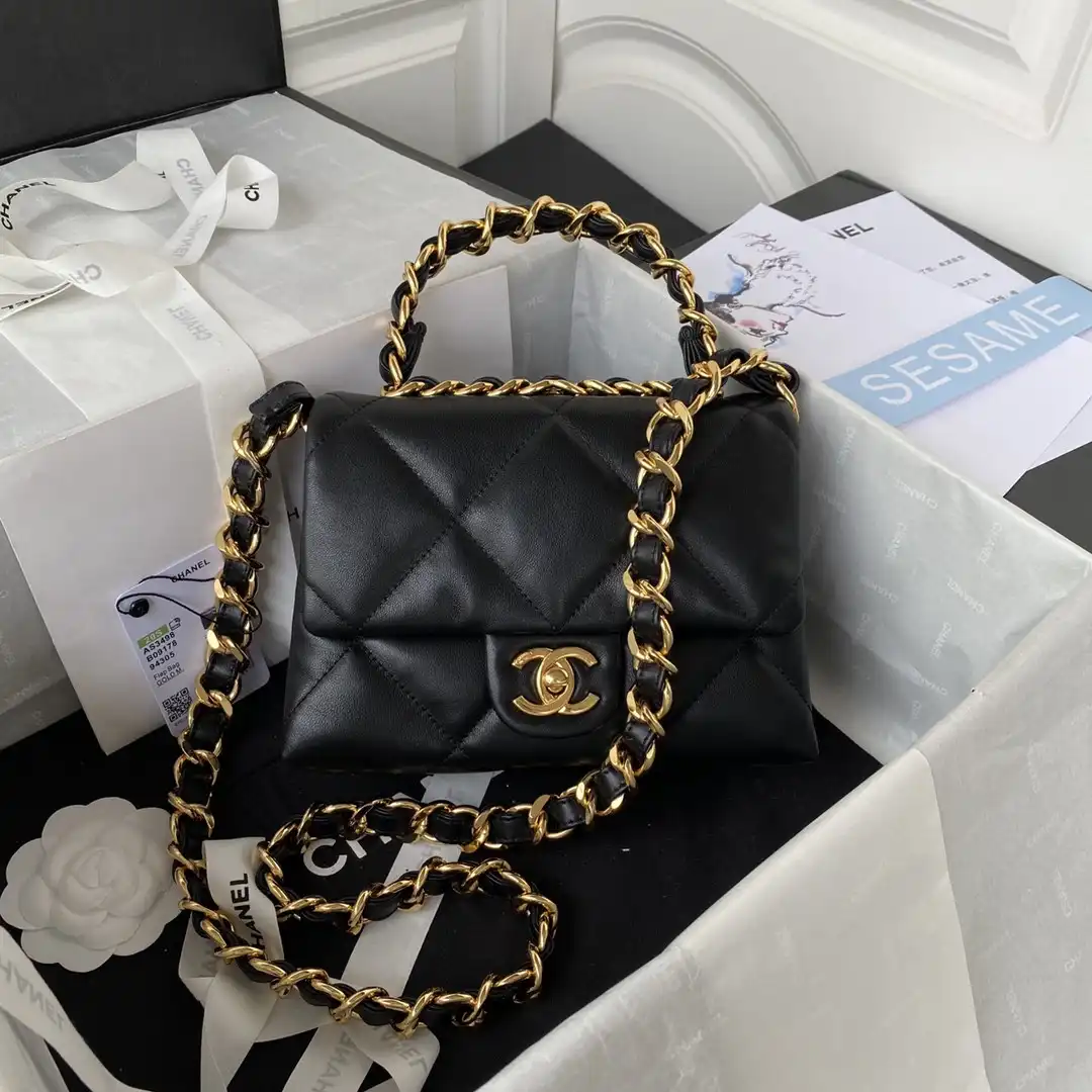 CHANEL SMALL FLAP BAG