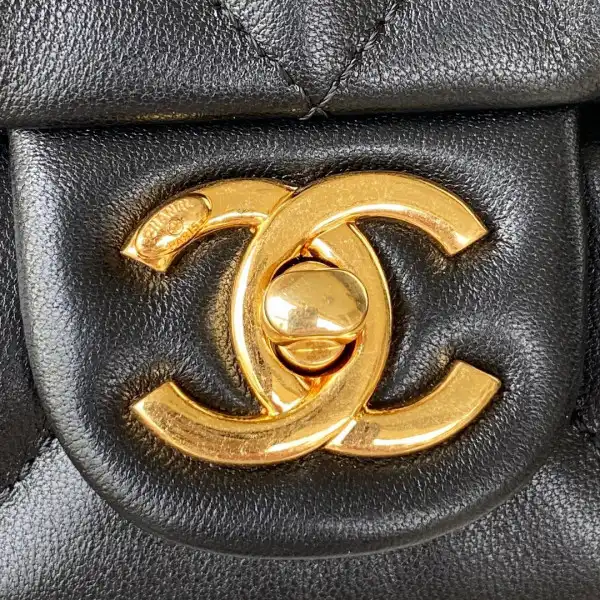 CHANEL SMALL FLAP BAG