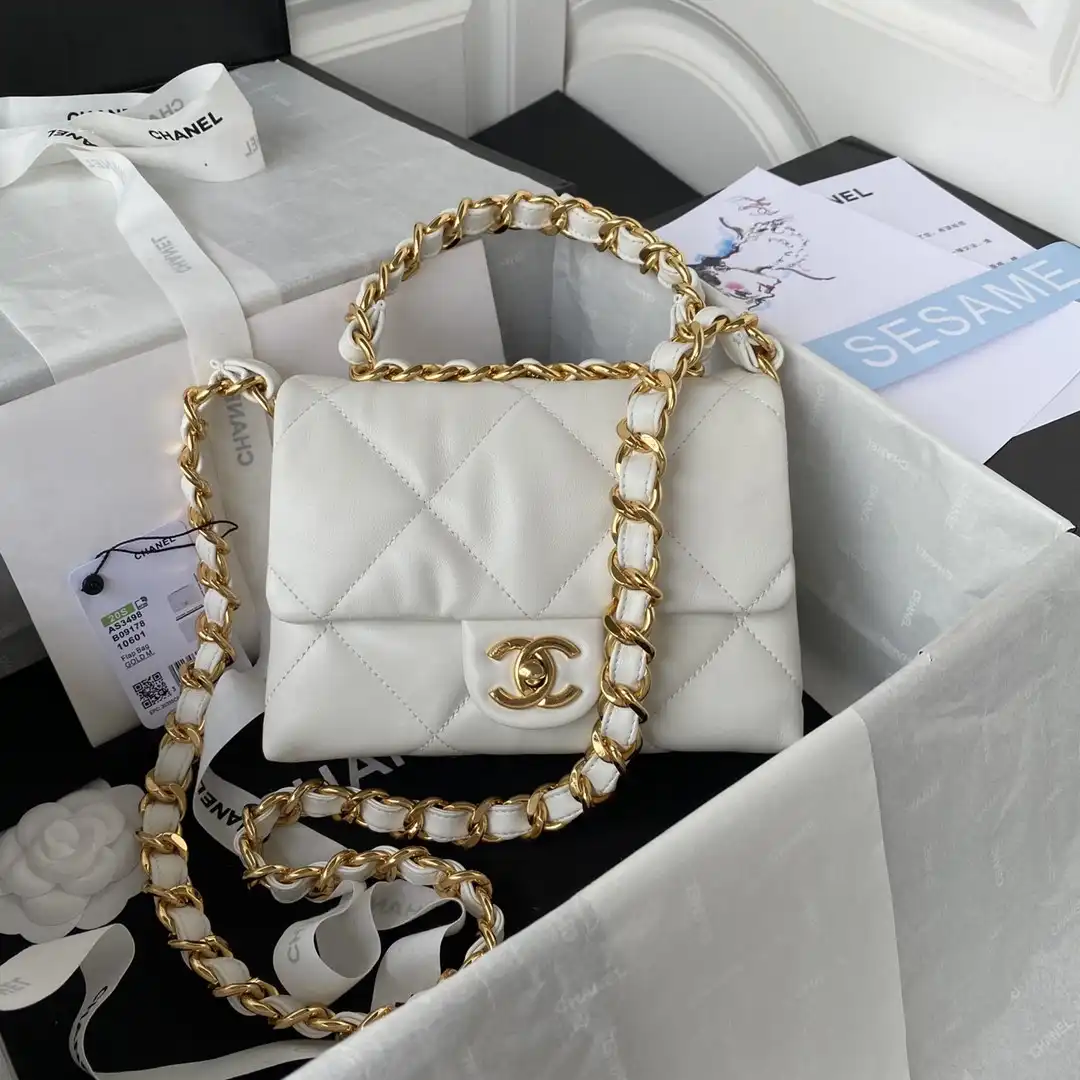 CHANEL SMALL FLAP BAG