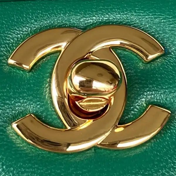 CHANEL FLAP BAG 23CM