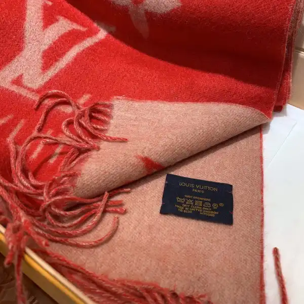 Frstbag ru LOUIS VUITTON REYKJAVIK SCARF