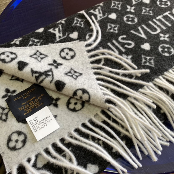 HOT SALE LOUIS VUITTON GAME ON SCARF