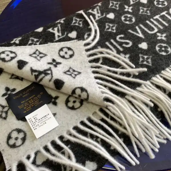 Bagsoffer yupoo LOUIS VUITTON GAME ON SCARF