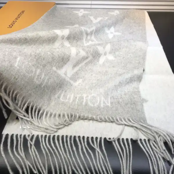 Frstbag ru LOUIS VUITTON REYKJAVIK SCARF