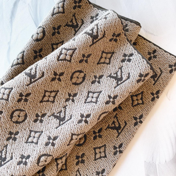 HOT SALE LOUIS VUITTON MONOGRAM CLASSIC SCARF