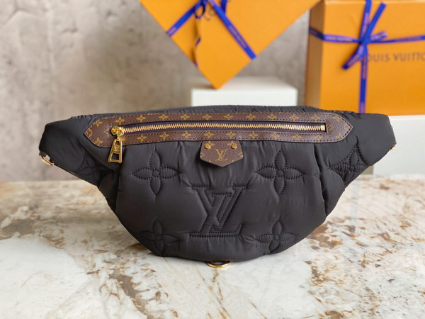 LOUIS VUITTON MAXI BUMBAG