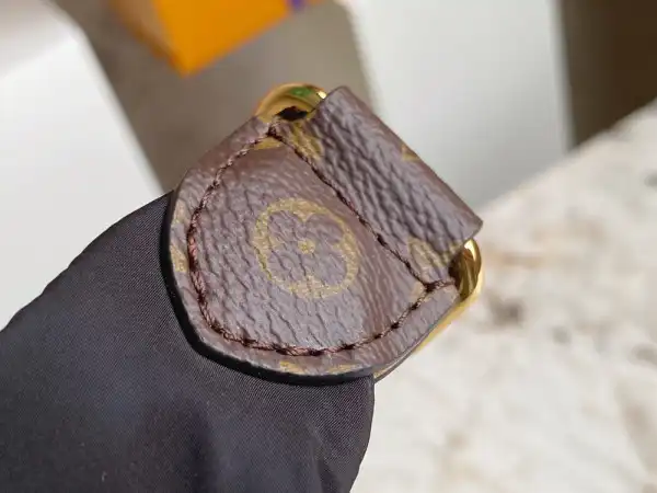 LOUIS VUITTON MAXI BUMBAG